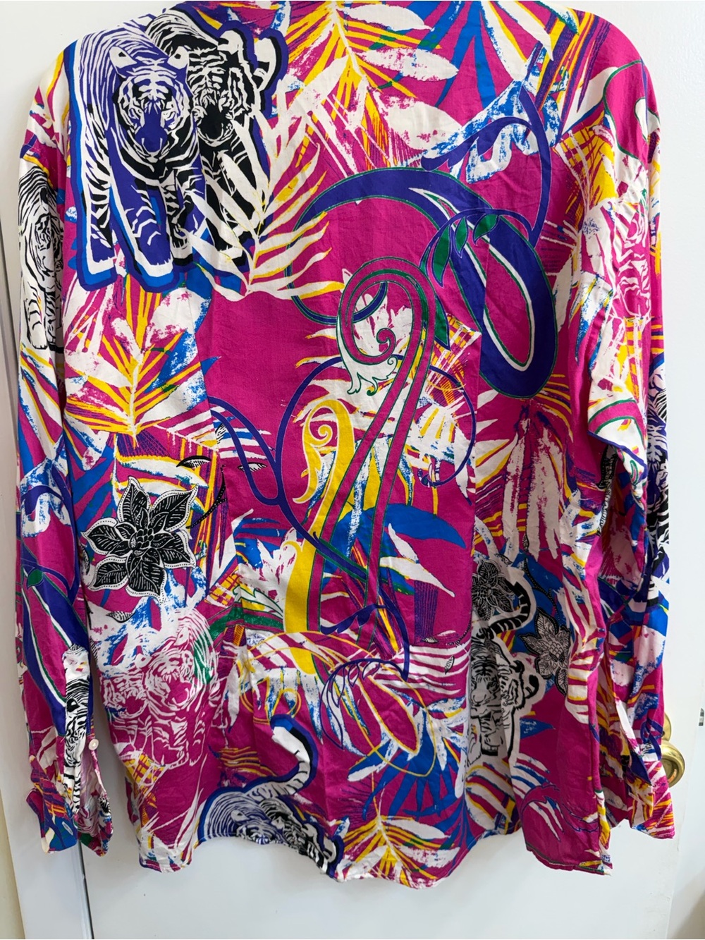 Etro Men's Bold Magenta Tropical Button-Down Shirt - Picture 8 of 8